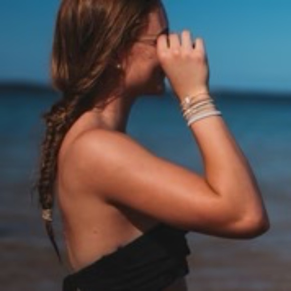 K’lani Embellished Hair Tie and Bracelet Set from Maui Elastic Stretchy - Picture 5 of 10